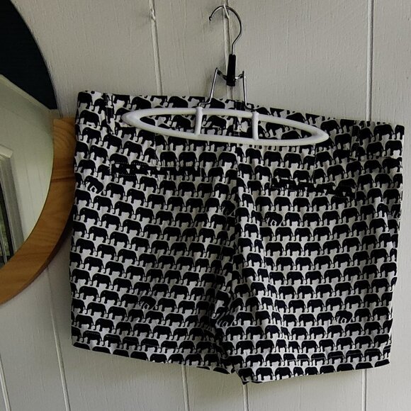 Shorts by Banana Republic 'Millie Collection' Black& White elephant print. Sz 12 - Picture 4 of 5